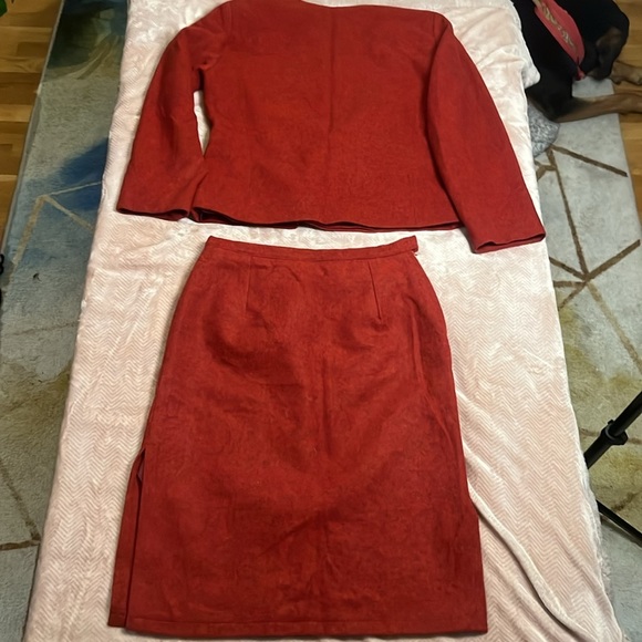 Adorable vintage red felt women’s skirt and blazer suit MINT est size 8 - Picture 16 of 16